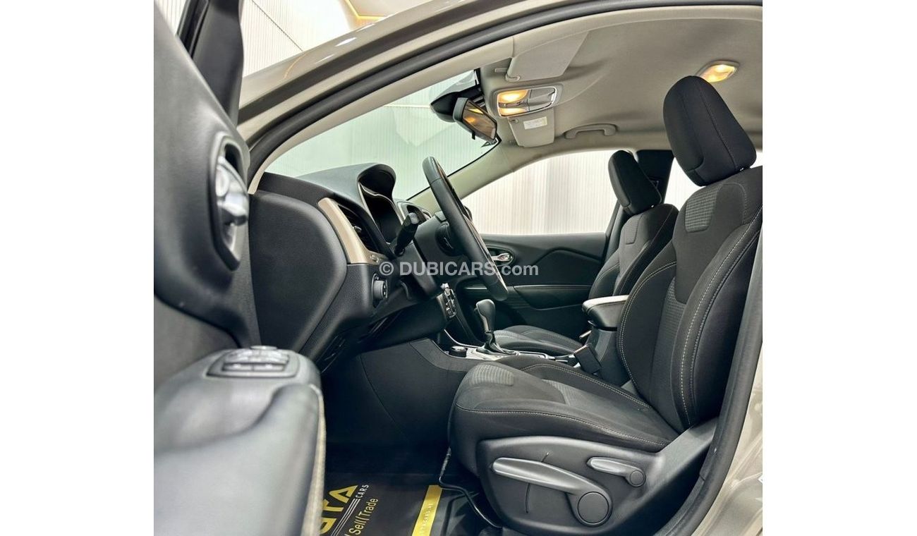 Jeep Cherokee 2016 Jeep Cherokee Longitude, Warranty, Low Kms, Excellent Condition, GCC