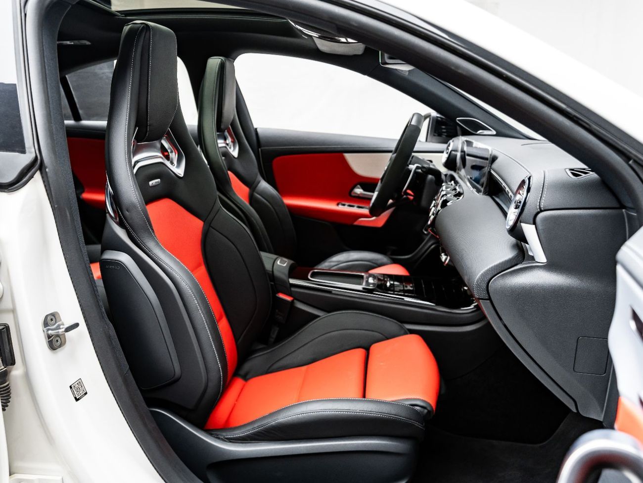 مرسيدس بنز CLA 45 S  AMG 2024 Mercedes CLA 45s AMG 4Matic+, 2029 Mercedes Warranty + Service Contract, Low KMs, GCC