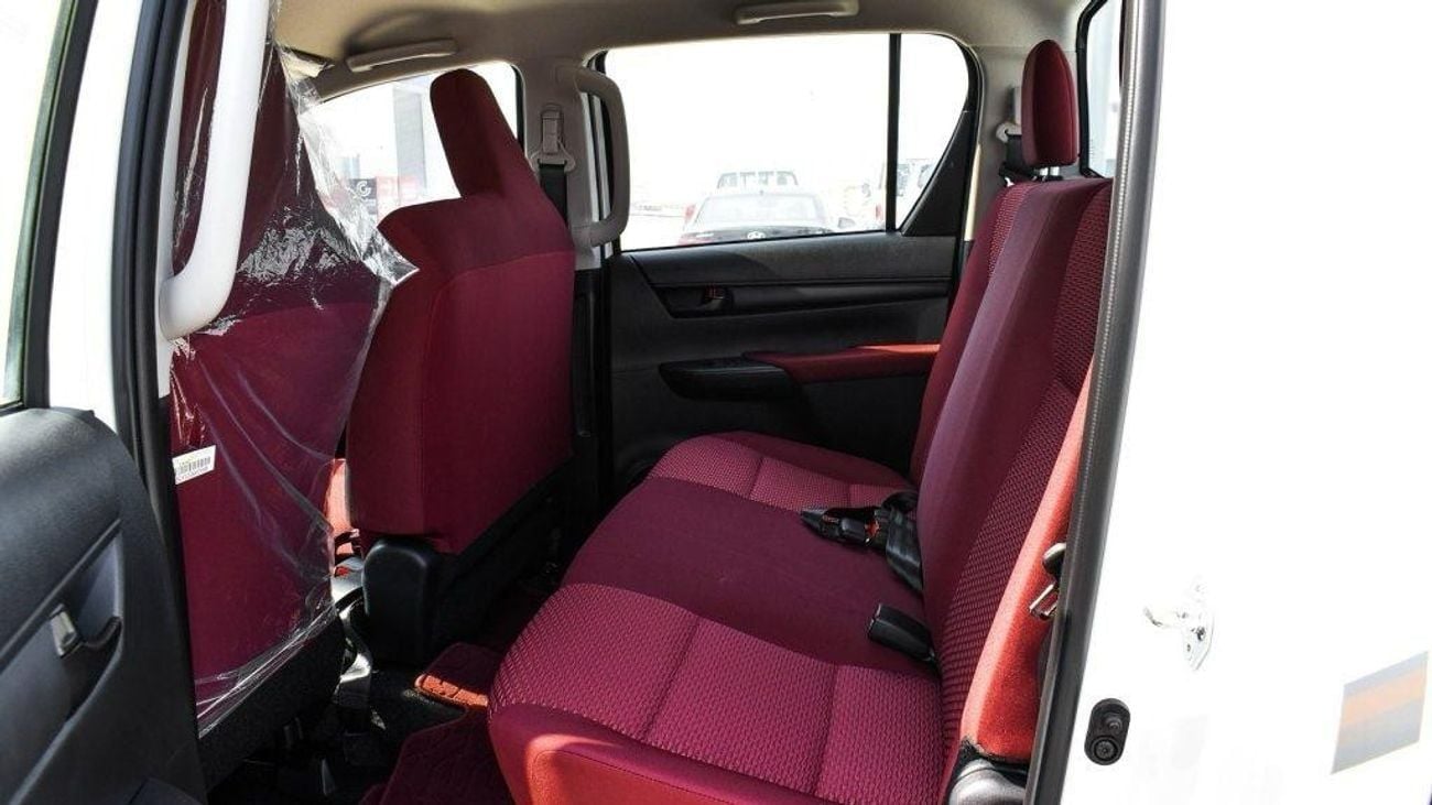 تويوتا هيلوكس 2.4L 4x4 Manual Transmission Diesel