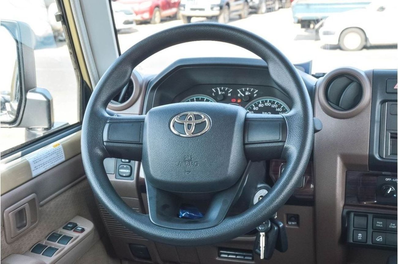 تويوتا لاند كروزر بيك آب TOYOTA LAND CRUISER 79 4.0L AT DC 4WD PICKUP 2025