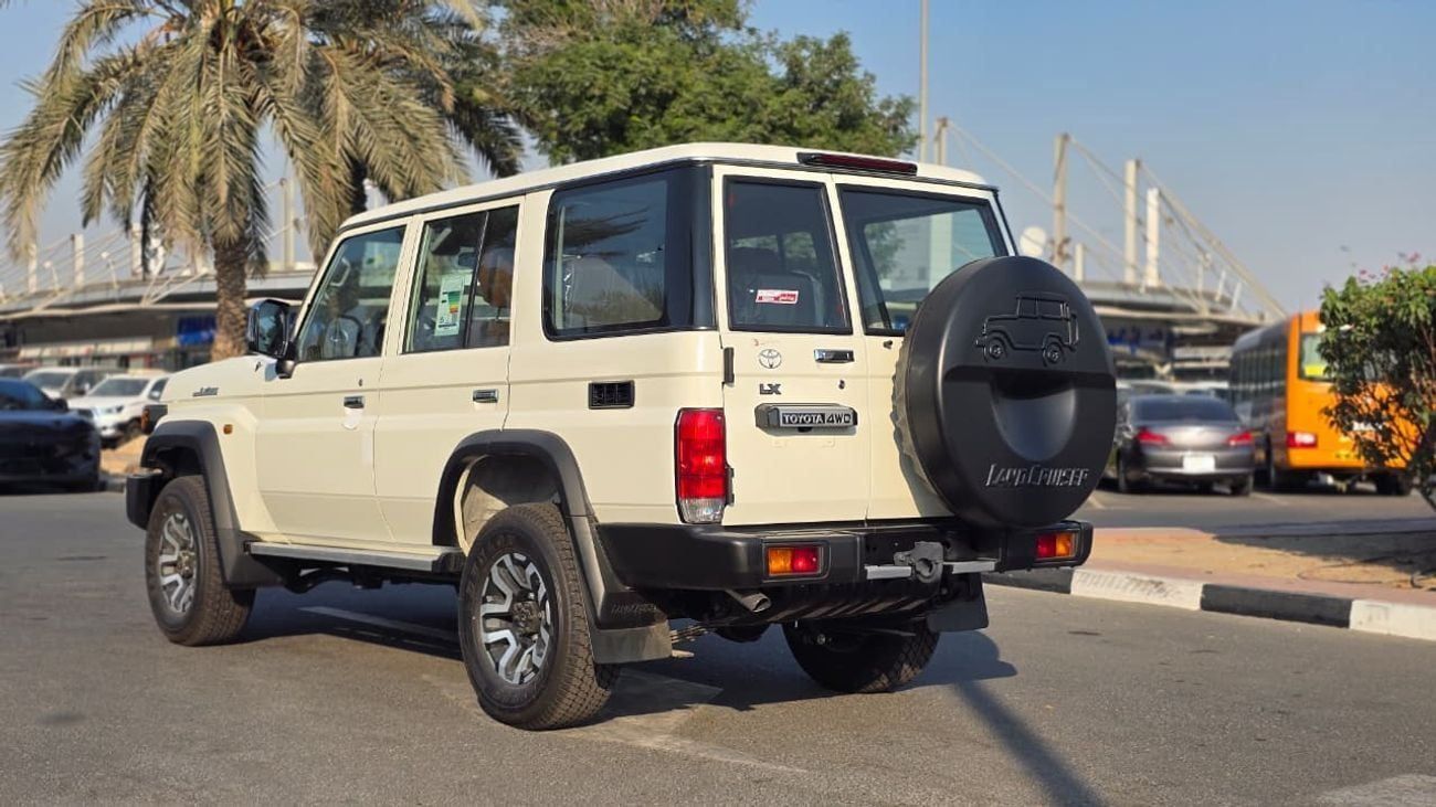 تويوتا لاند كروزر 70 LC76 LX LX 2.8L