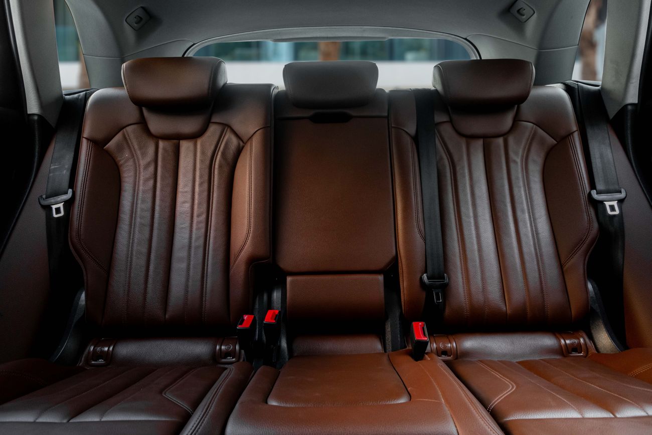 أودي Q5 Q5 TFSI Quattro | 1,959 P.M | 0% Downpayment | S-Line | Full Audi Service History!