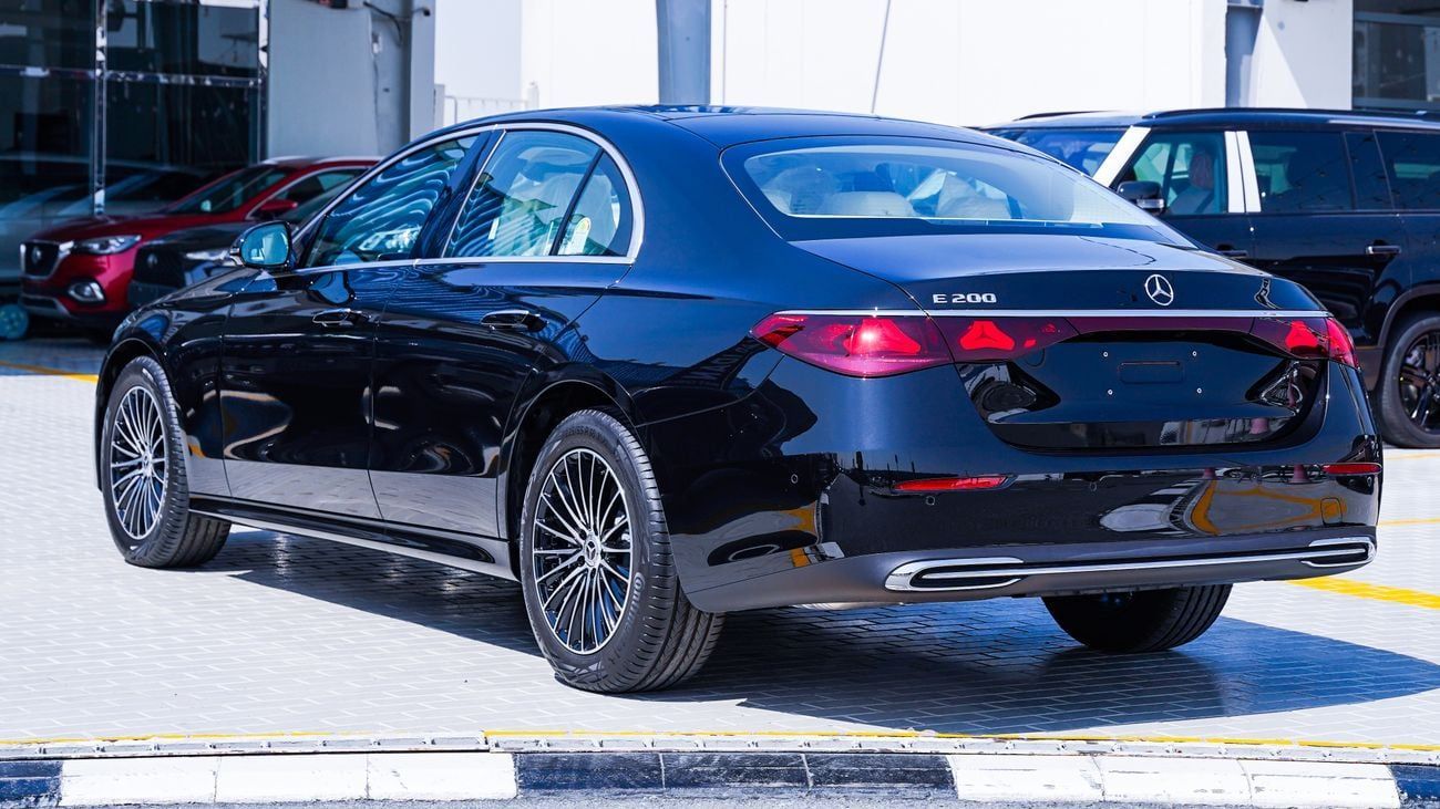 مرسيدس بنز E200
