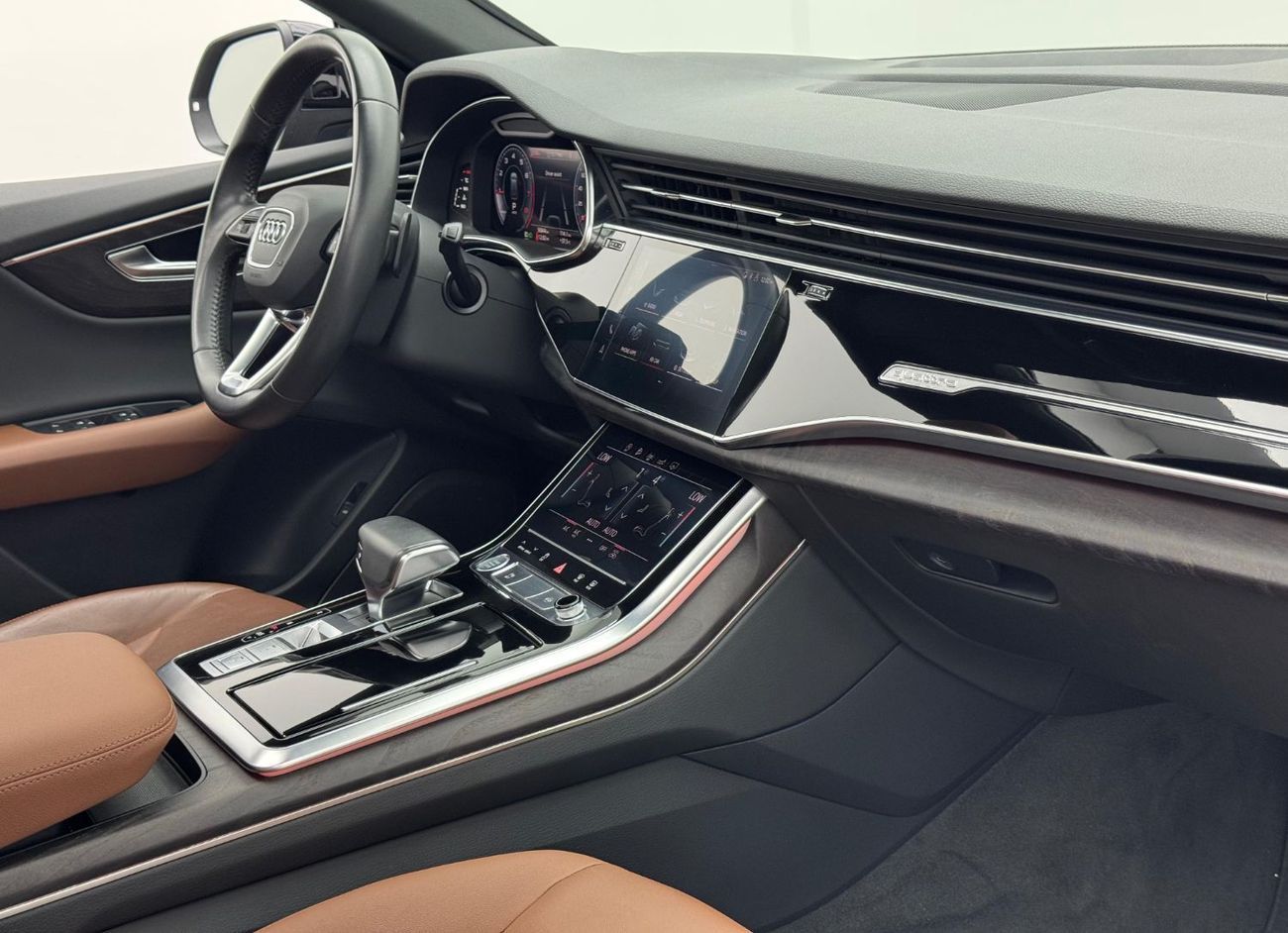 Audi Q8 55 TFSI quattro S-Line 3.0L (340 HP) 2019 Audi Q8 55 TFSI quattro S Line, 2027 Warranty + Service Co