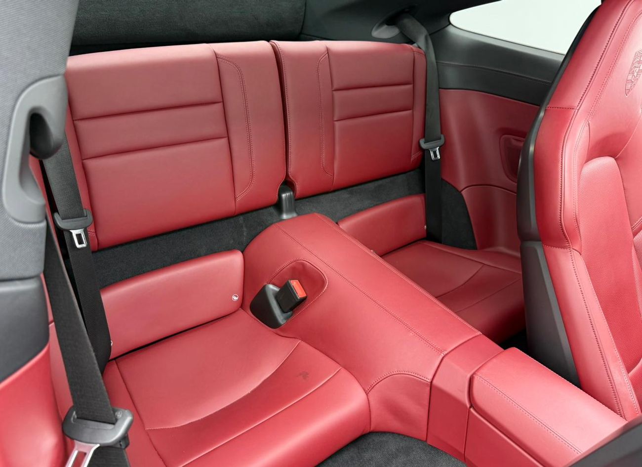 Porsche 911 Carrera 4S 3.0L (444 HP) Coupe