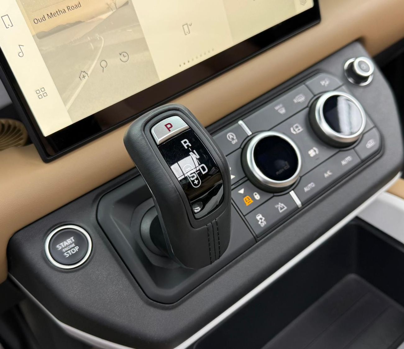 Land Rover Defender 2025 Land Rover Defender 110 X-Dynamic HSE, 2029 LR Warranty + Service History, Low Km, GCC