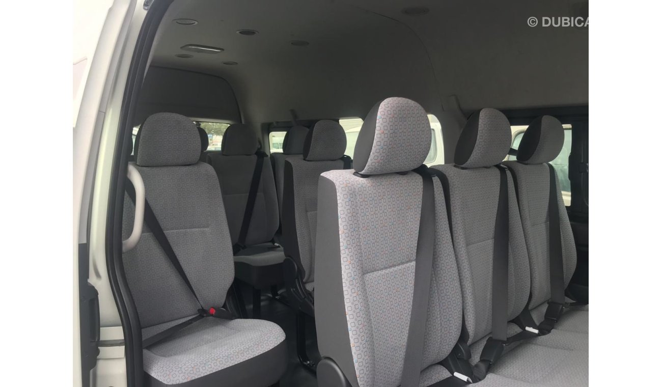 Toyota Hiace 15 SEATS / DIESEL / MANUAL