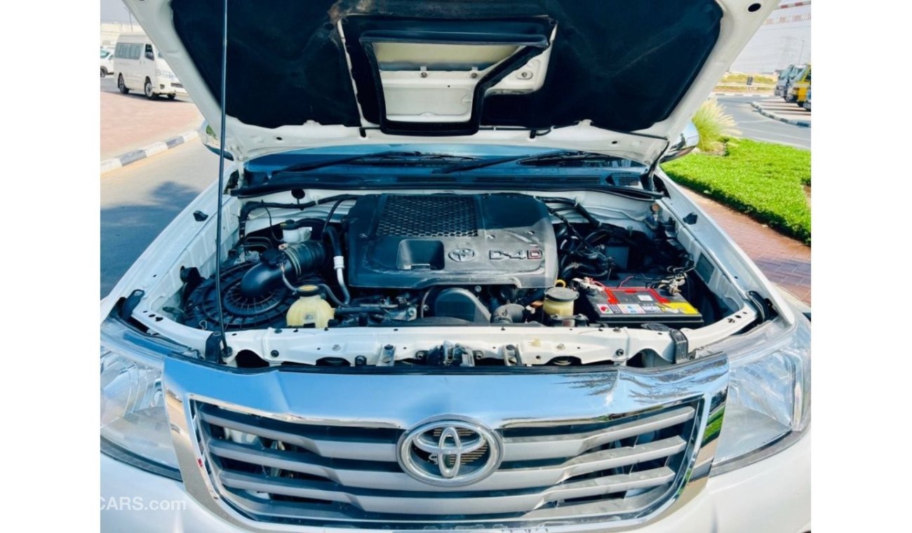 Toyota Hilux SR5 Manual Gear