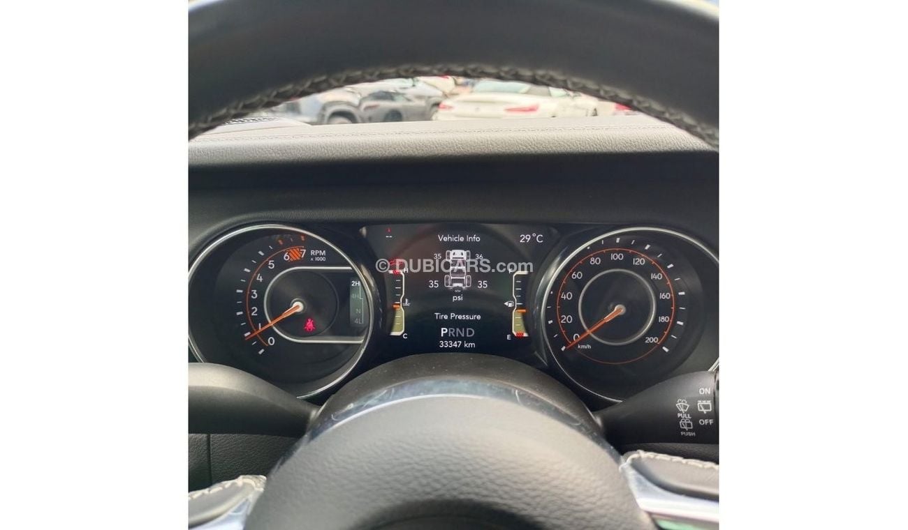 جيب رانجلر صحارى