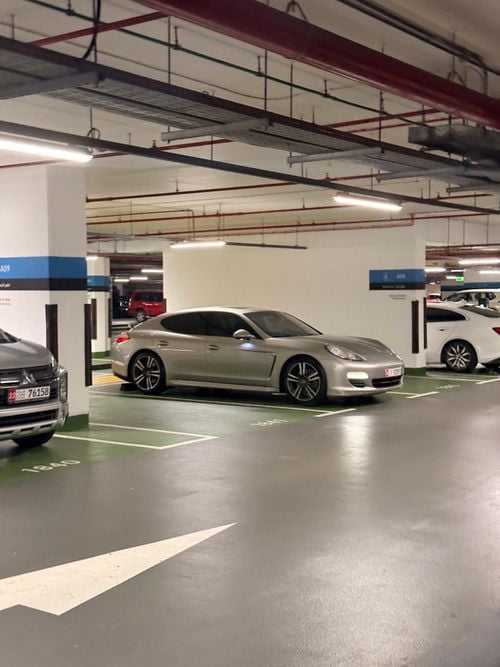 بورش باناميرا V6