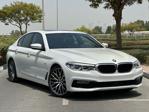BMW 530i M Sport BMW 530 Top Of The Range / GCC / V4 / 2017 / Perfect Condition / Ready to Drive!.