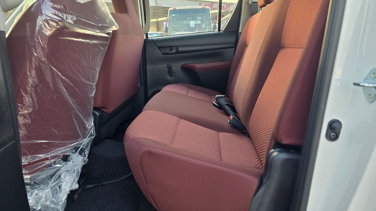 تويوتا هيلوكس DLX 2026 TOYOTA HILUX D/C 2.4L DSL 6-SPEED M/T (MANUAL WINDOWS)