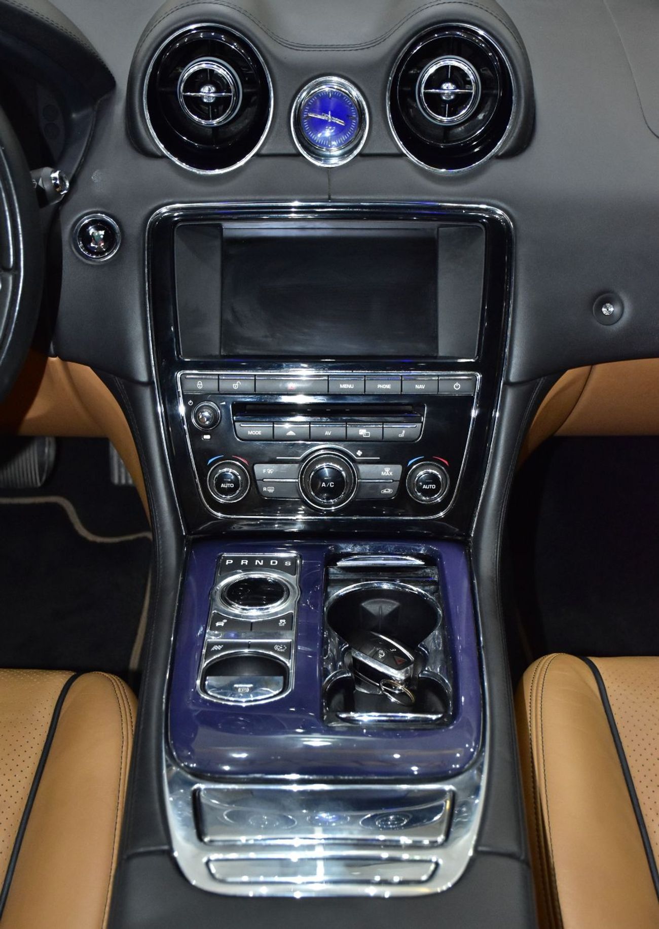 جاكوار XJL EXCELLENT DEAL for our Jaguar XJ L 5.0 ( 2013 Model ) in Black Color GCC Specs