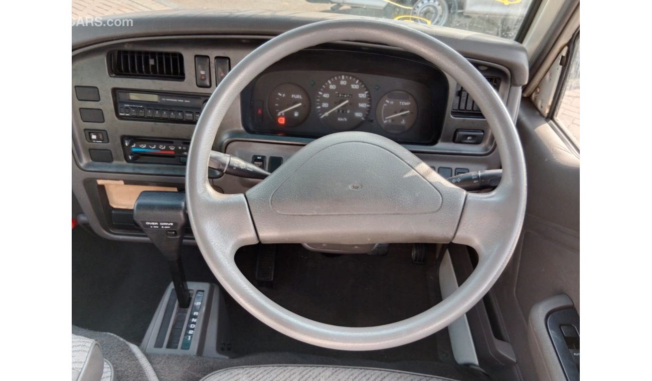 نيسان كارافان NISSAN CARAVAN VAN RIGHT HAND DRIVE (PM1176)