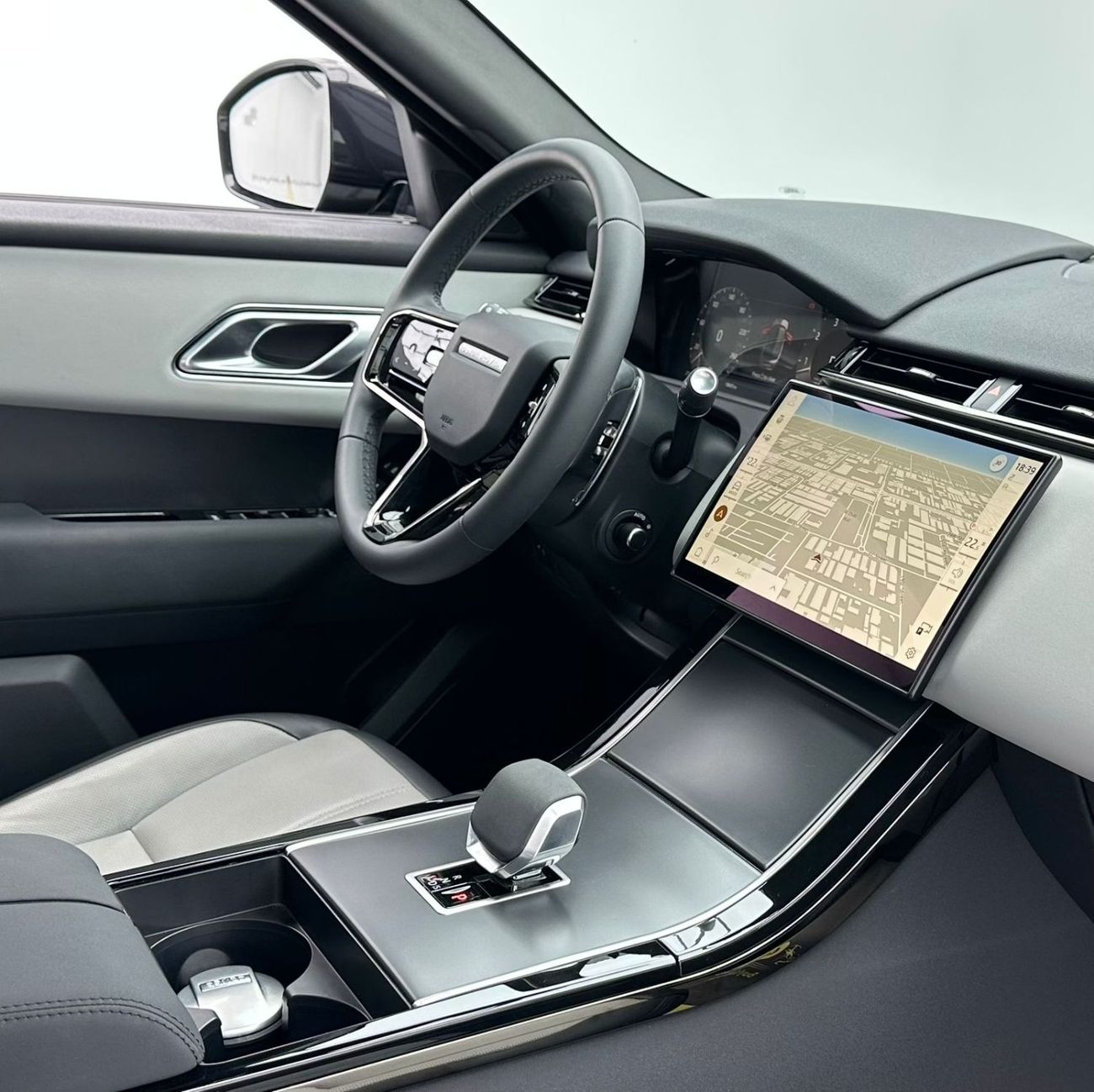 لاند روفر رينج روفر فيلار 2024 Range Rover Velar SE Dynamic P250, Oct/2029 Range Rover Warranty, Range Rover Full Service Hist