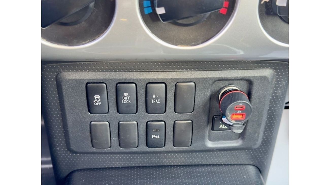 Toyota FJ Cruiser Toyota Land Cruiser VXR MODEL 2014 KM 49000 NO ACCDEINT NO PAINT