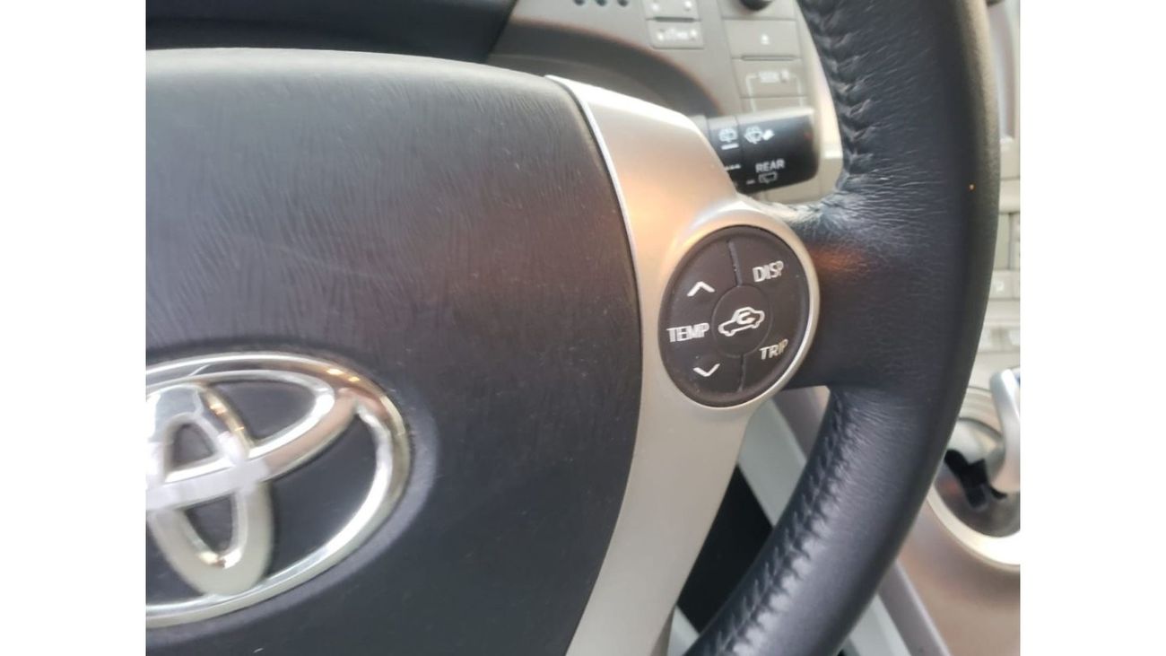 Toyota Prius 2013  TOYOTA PRIUS HYBRID