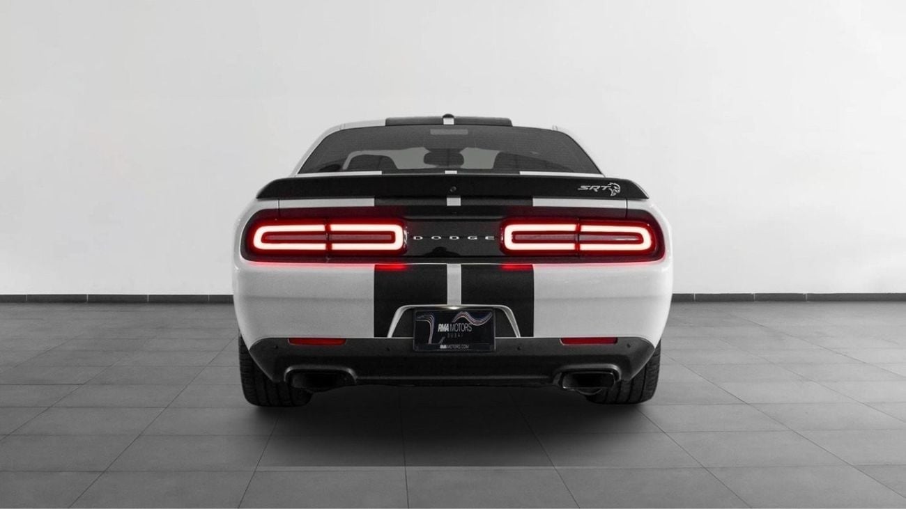 Dodge Challenger SRT Hellcat 2017 Dodge Challenger Hellcat / Manual / V8 717BHP