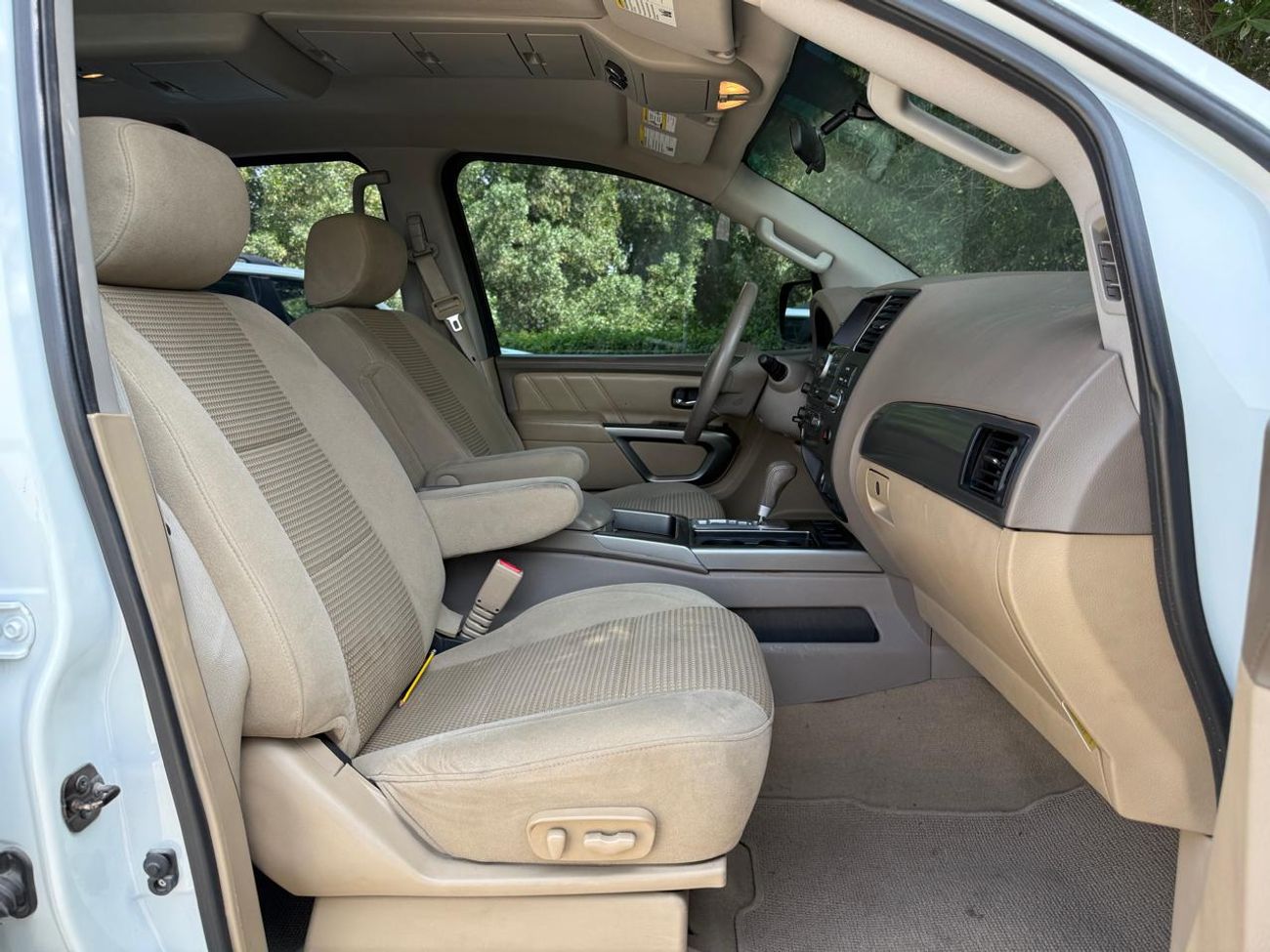 Nissan Armada SE 5.6L (317 HP)