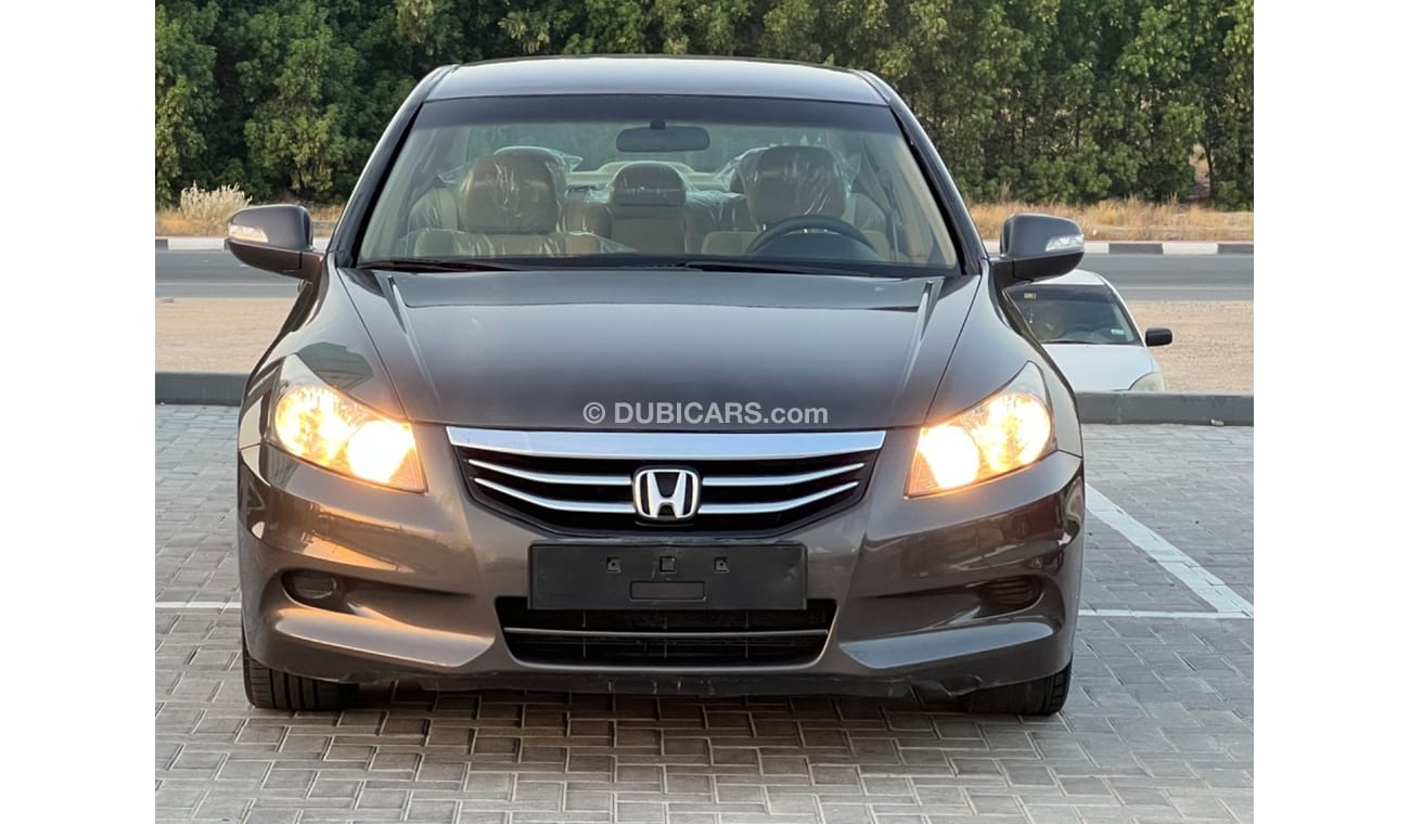 هوندا أكورد Honda Accord, 2011 GCC model, No. 2, cruise control, 172,000 km wheels, the car is in very excellent