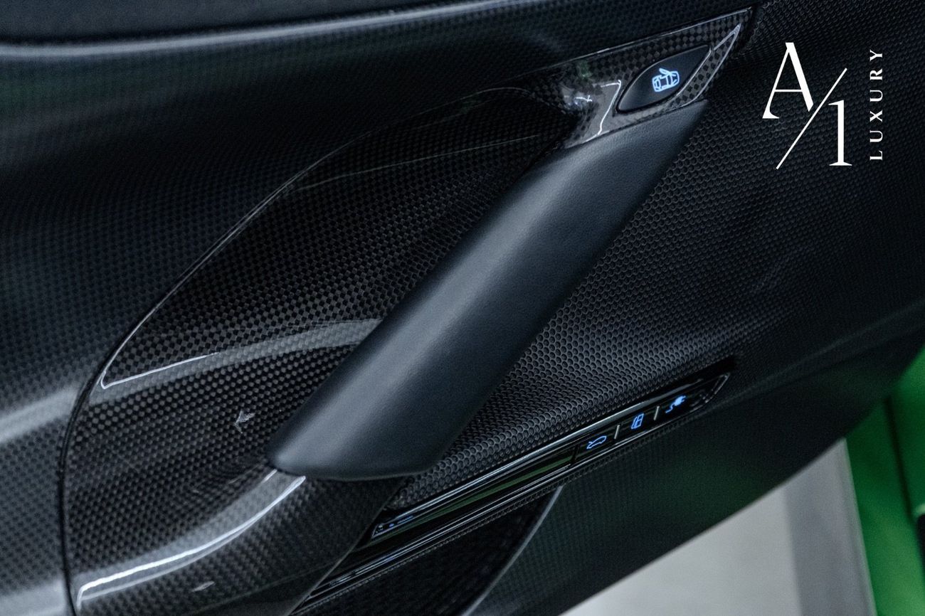 فيراري SF90 ستراديل 2021 Ferrari SF90 Assetto Fiorano, Carbon Fiber Package,Warranty, GCC Specs