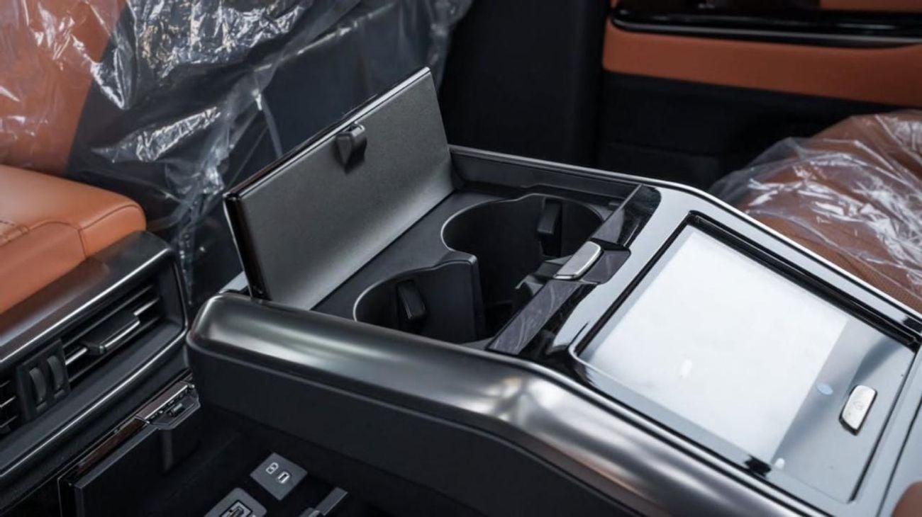 لكزس LX 600 LEXUS LX600 VIP 4 SEATER 2025 MODEL GCC