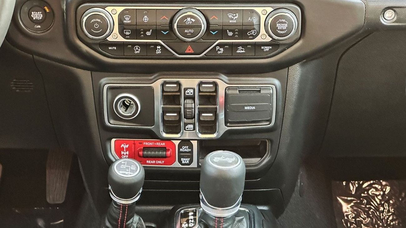 Jeep Wrangler Rubicon Winter Package 2023 GCC 2.0L 0km