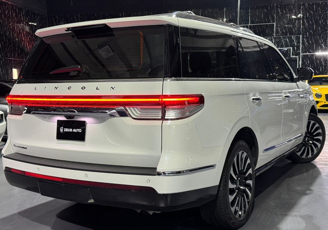 Lincoln Navigator Presidential 3.5L 2023 Lincoln Navigator, 2028 Lincoln Warranty + Service Pack, 7 Seater, GCC