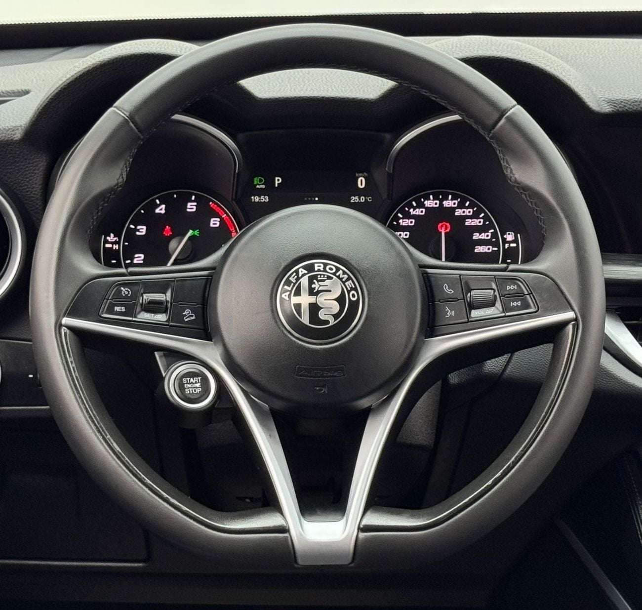 Alfa Romeo Stelvio Super 2.0L 2018 Alfa Romeo Stelvio Q4 Super, Service History, GCC