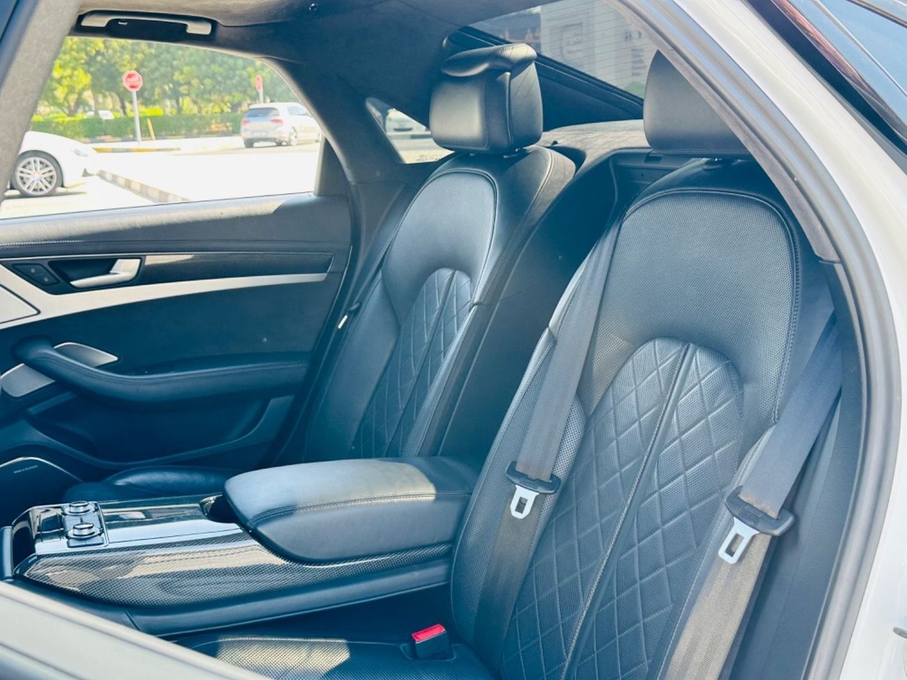 Audi S8 TFSI quattro S-Line 4.2L AUDI S8 MODEL 2014 QUATTRO S LINE FULL OPTION