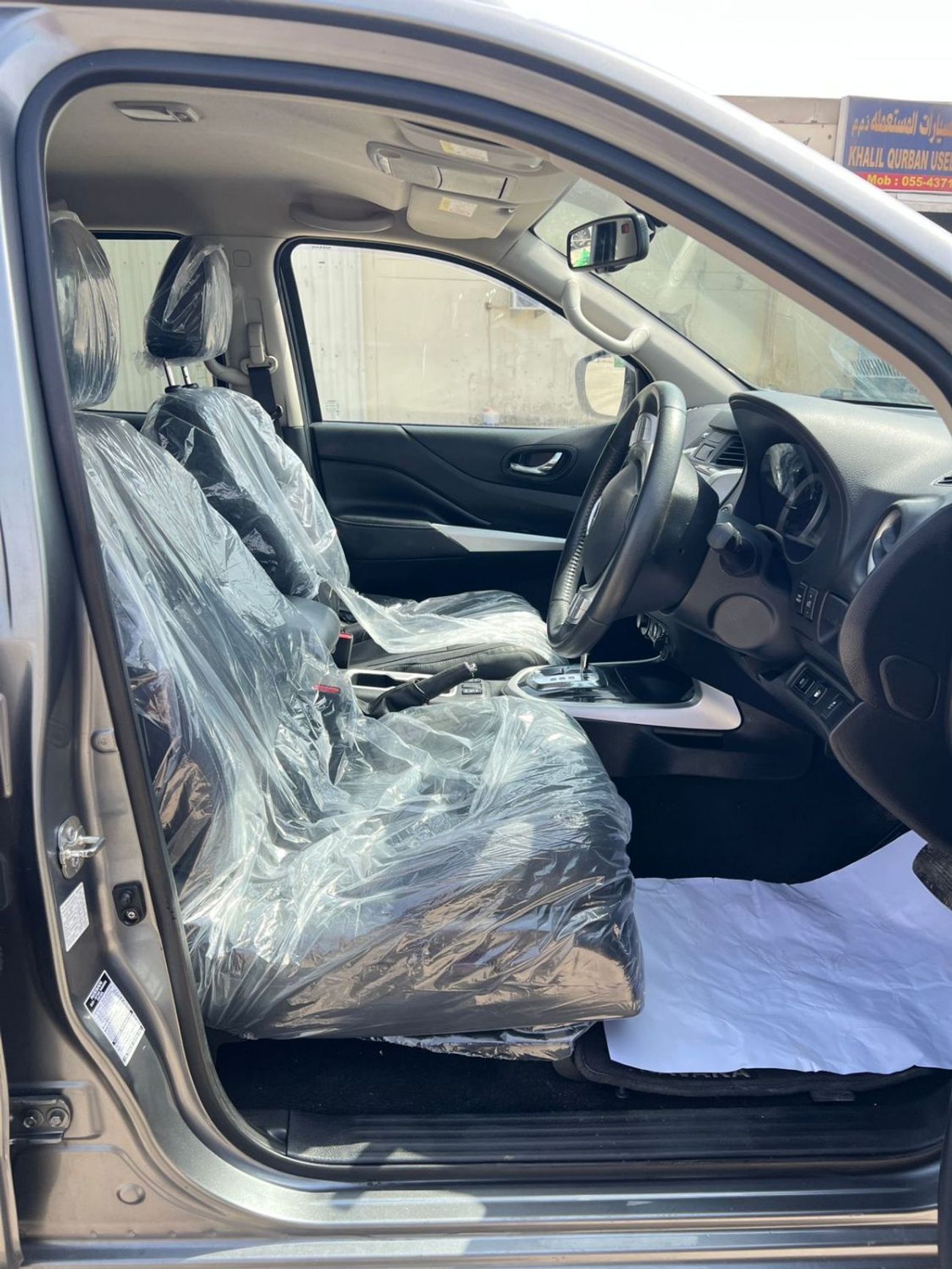 Nissan Navara DIESEL 2.3 LITER ,RIGHT HAND DRIVE ,2017 MODEL ,GREY COLOR ,AUTOMATIC GEAR