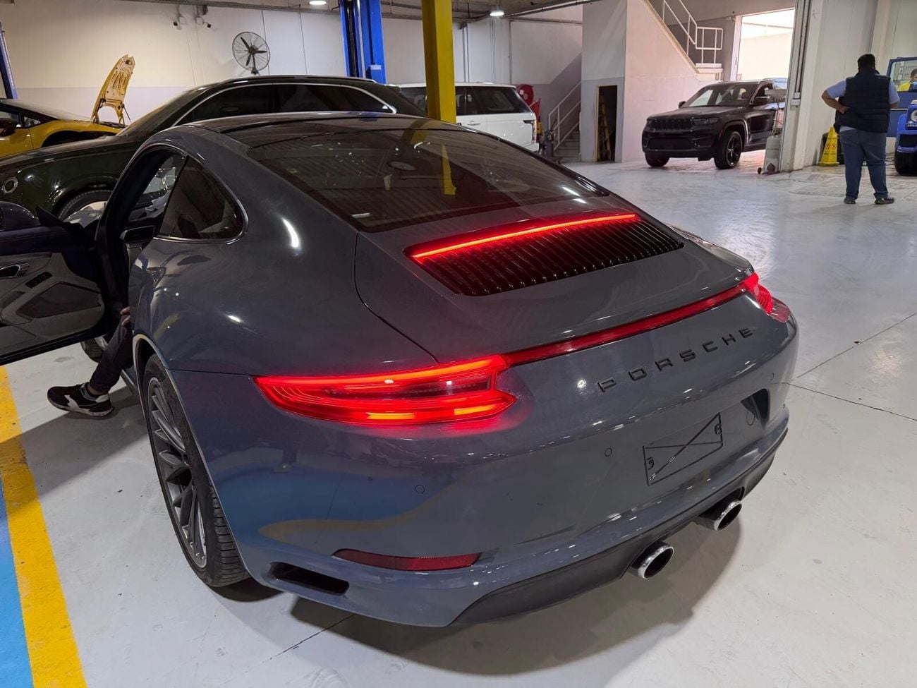 Porsche 911 Carrera 4S 3.8L Coupe
