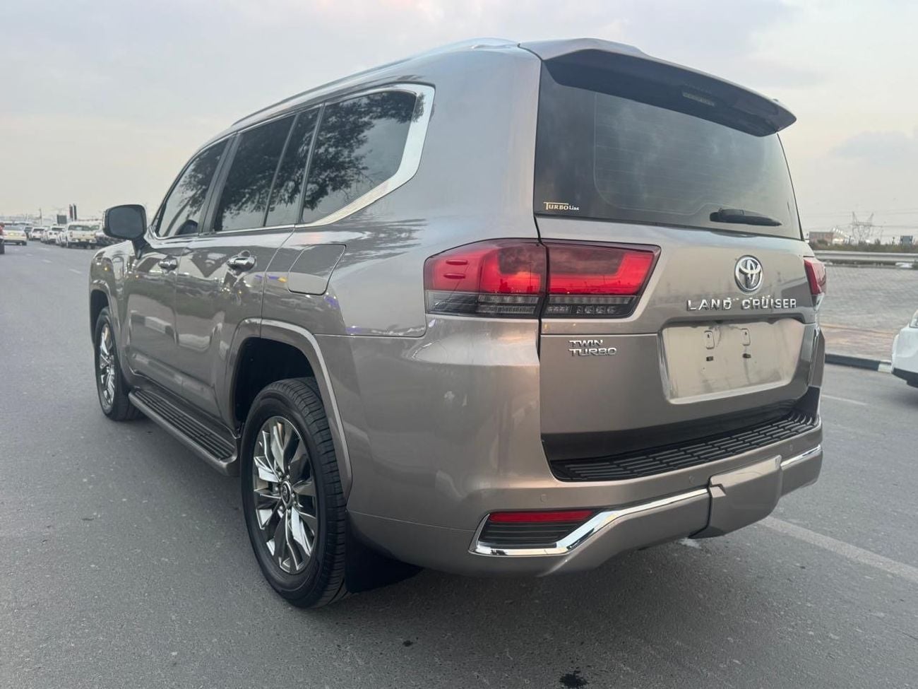 Toyota Land Cruiser VXR 3.5L