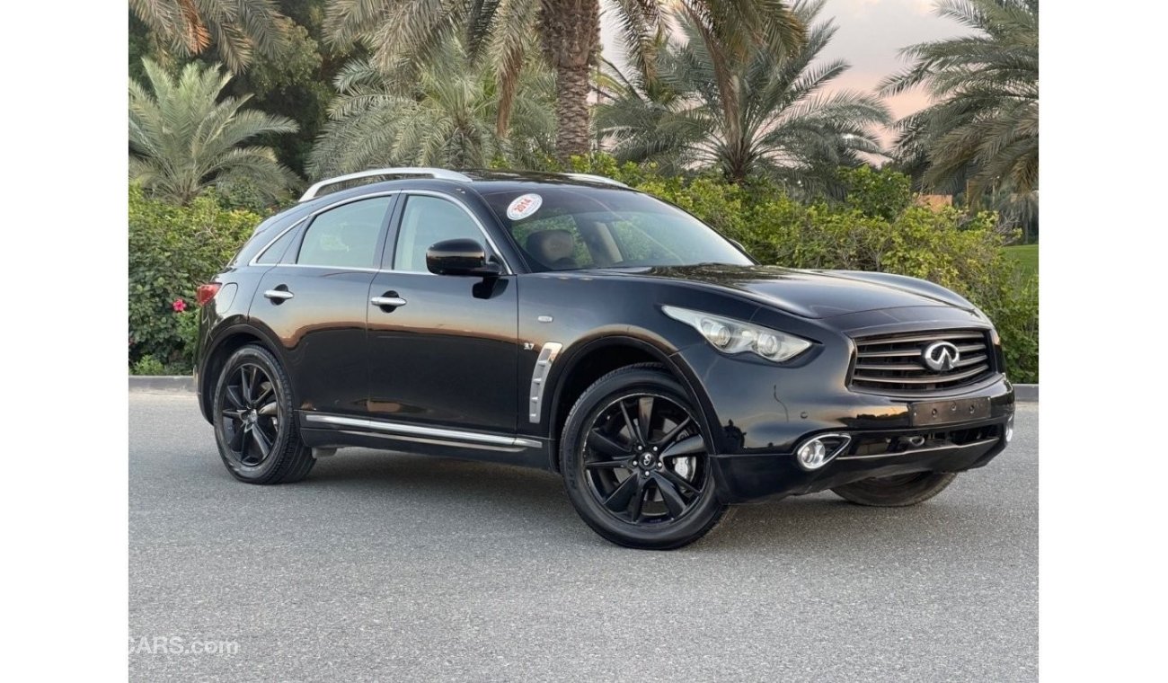 إنفينيتي QX70 لاكجري بلس موديل 2014 خليجي فل اوبشن بدون حوادث 6 سلندر مع فتحة سقف