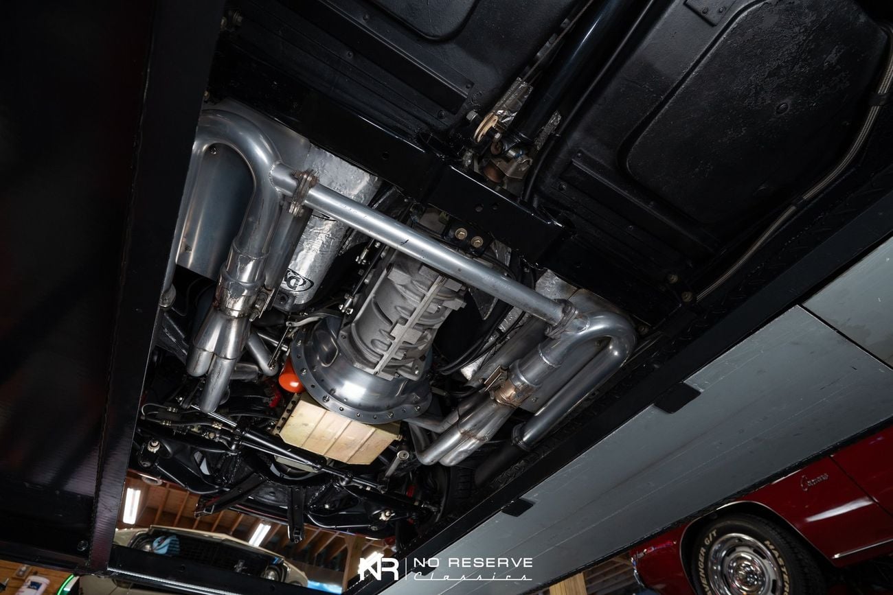 شيفروليه كورفت ZZ502 6 Speed Widebody Restomod