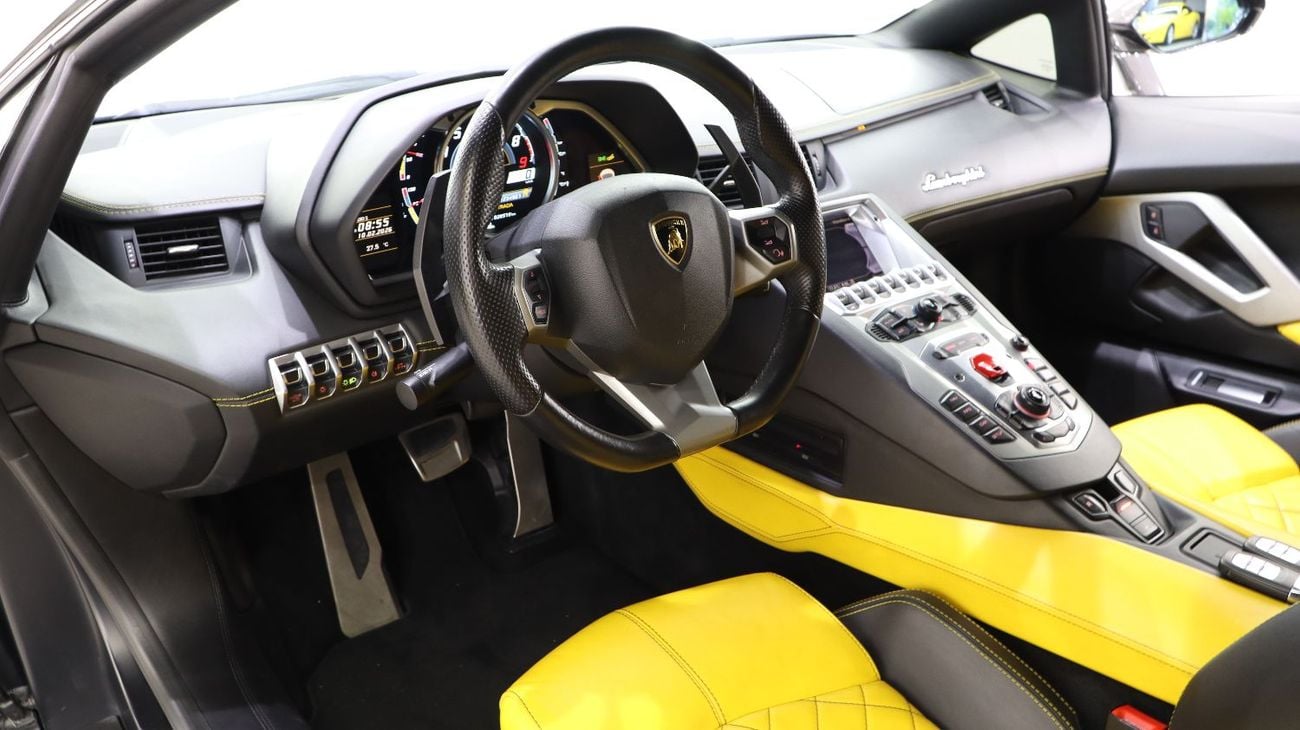 Lamborghini Aventador Lamborghini Avantador 2015 Coupe 6.5L V12 Excellent Condition