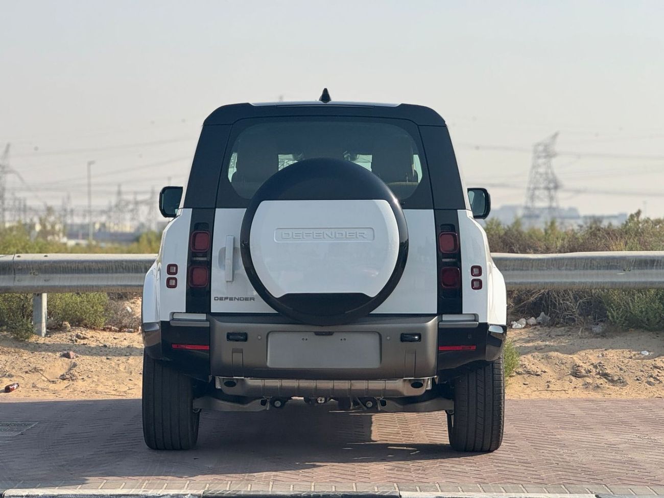 Land Rover Defender P400 90 SE 3.0L (5 Seater)