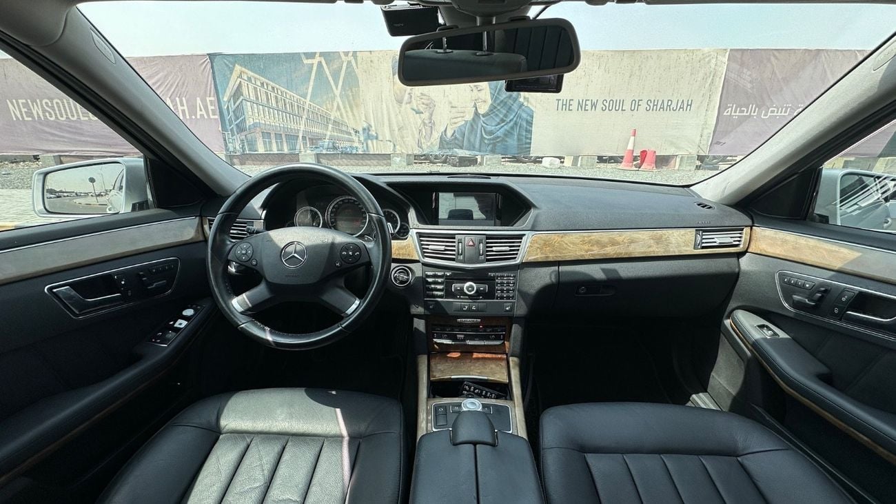 Mercedes Benz E300 ELEGANCE