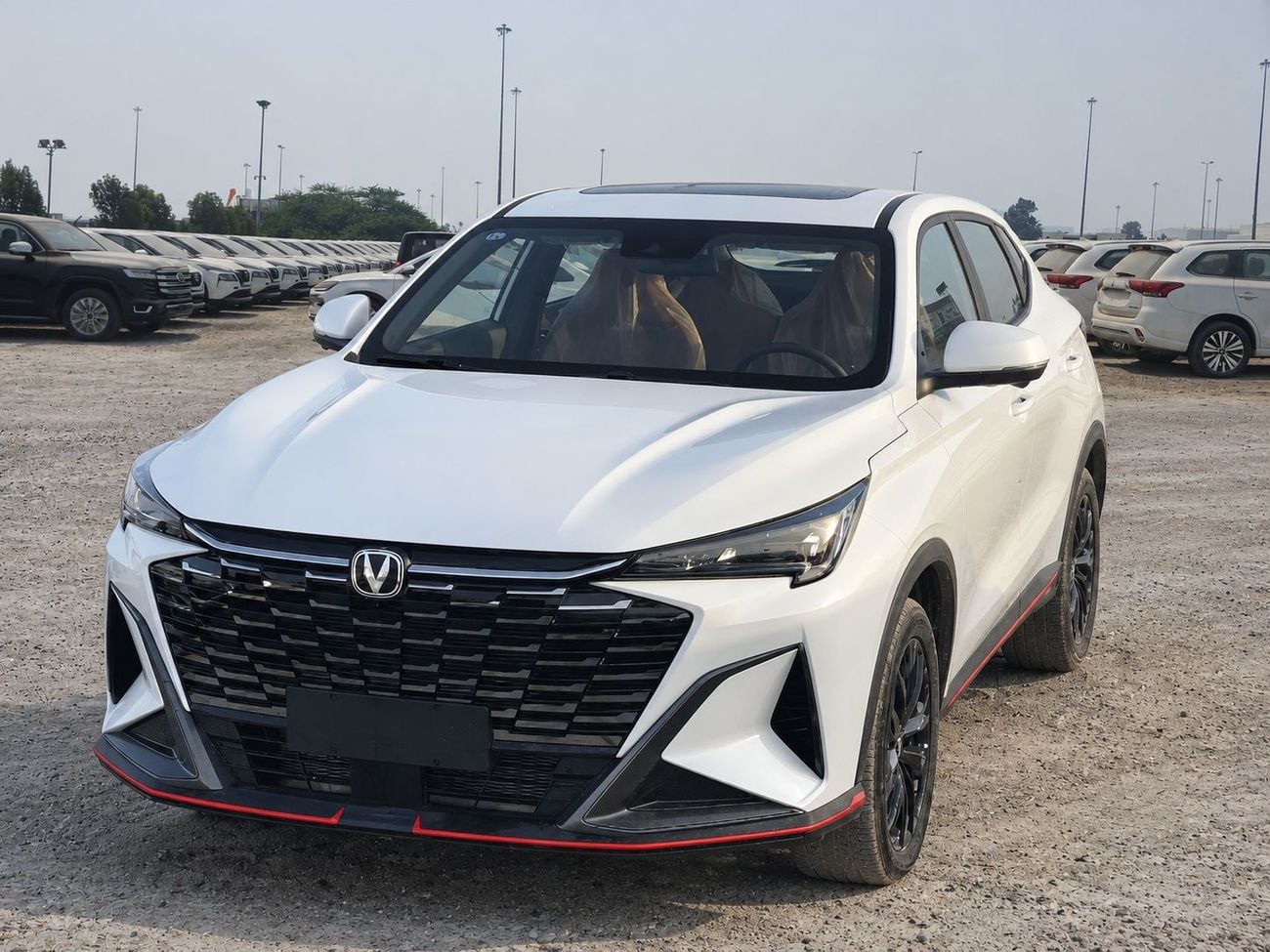 تشنجان x5 بلس ECTB - 11. شانجان X5 بلس - 1.5 لتر بنزين أوتوماتيكي تيربو - أبيض مع أسود
