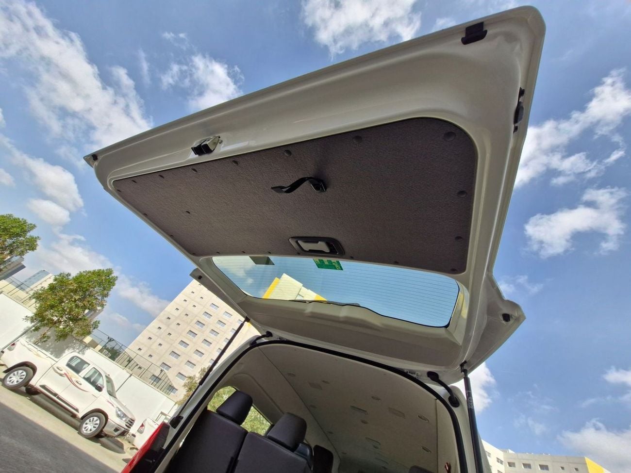 تويوتا هاياس Toyota Hiace 3.5 AT 2026 full option with automatic door