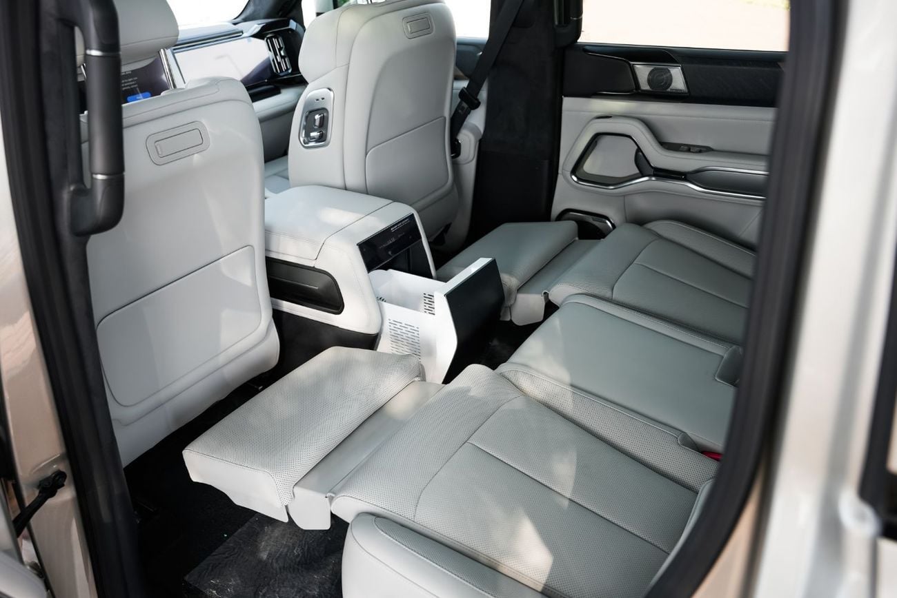 بي واي دي ليوبارد 8 2025 Leopard 8  NEW Flagship 5-seates AWD Gold in White 0Km