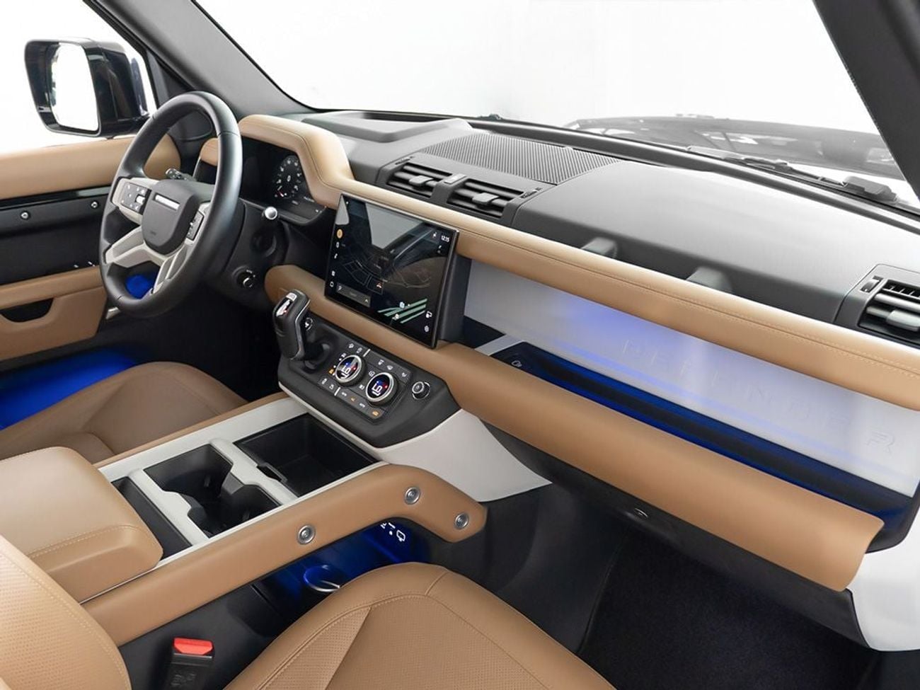 لاند روفر ديفندر P400 110 X-Dynamic HSE 3.0L (5 Seater)