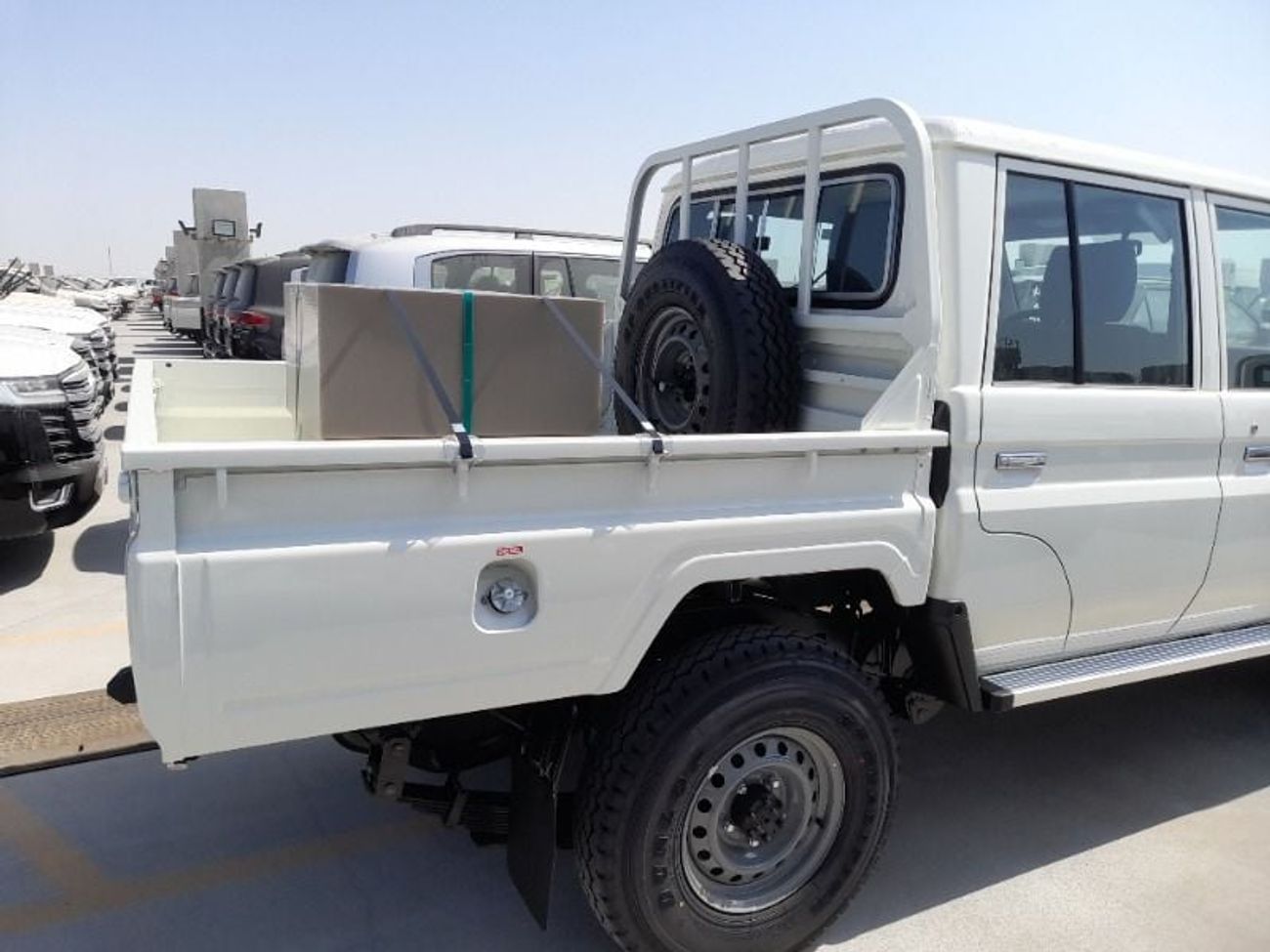 تويوتا لاند كروزر بيك آب LC79 4.2L Pick-up Double Cab 5-MT 4x4