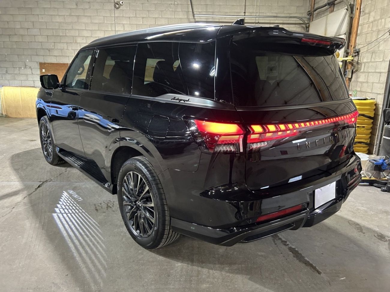 Infiniti QX80 Autograph Captain Chairs 3.5L