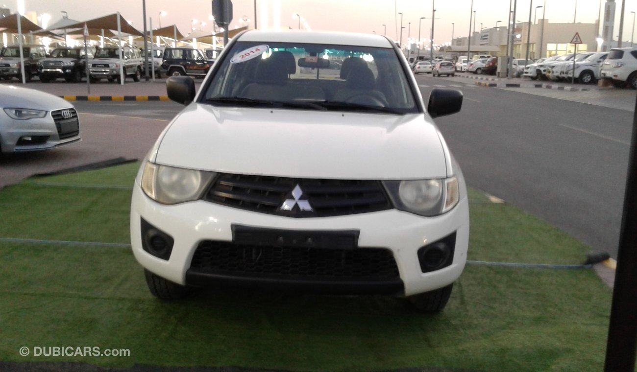 Mitsubishi L200 L200 WHITE 2014 KHALIGE NO ACCEDINT PERFECT