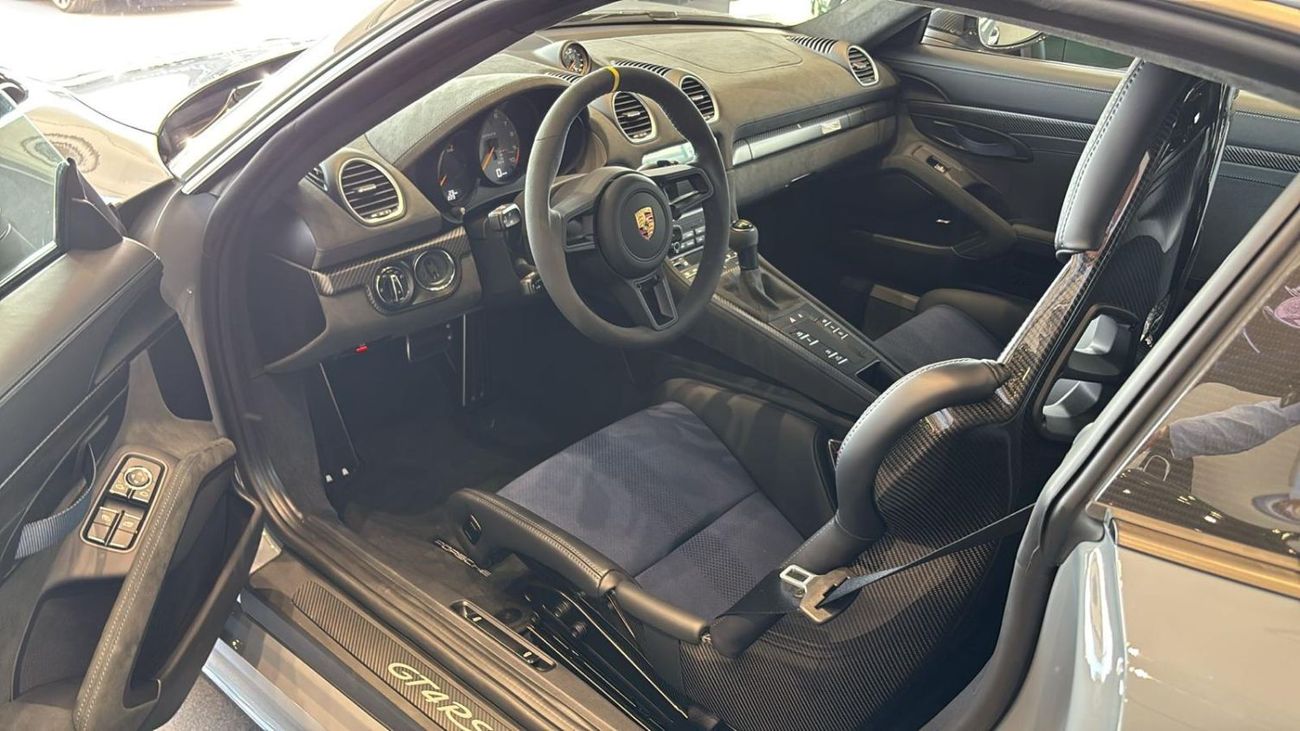 Porsche 718 Cayman GT4 RS 4.0L (493 HP) A/T