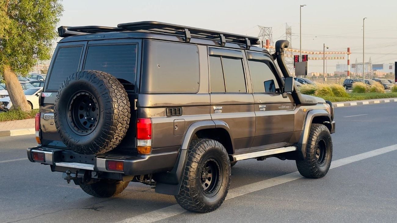 Toyota Land Cruiser 70 OFF-ROAD READY | RHD | MANUAL TRANSMISSION | 4500CC DIESEL | 2015 | BULL BAR + LED LIGHTS | ROOF RAC