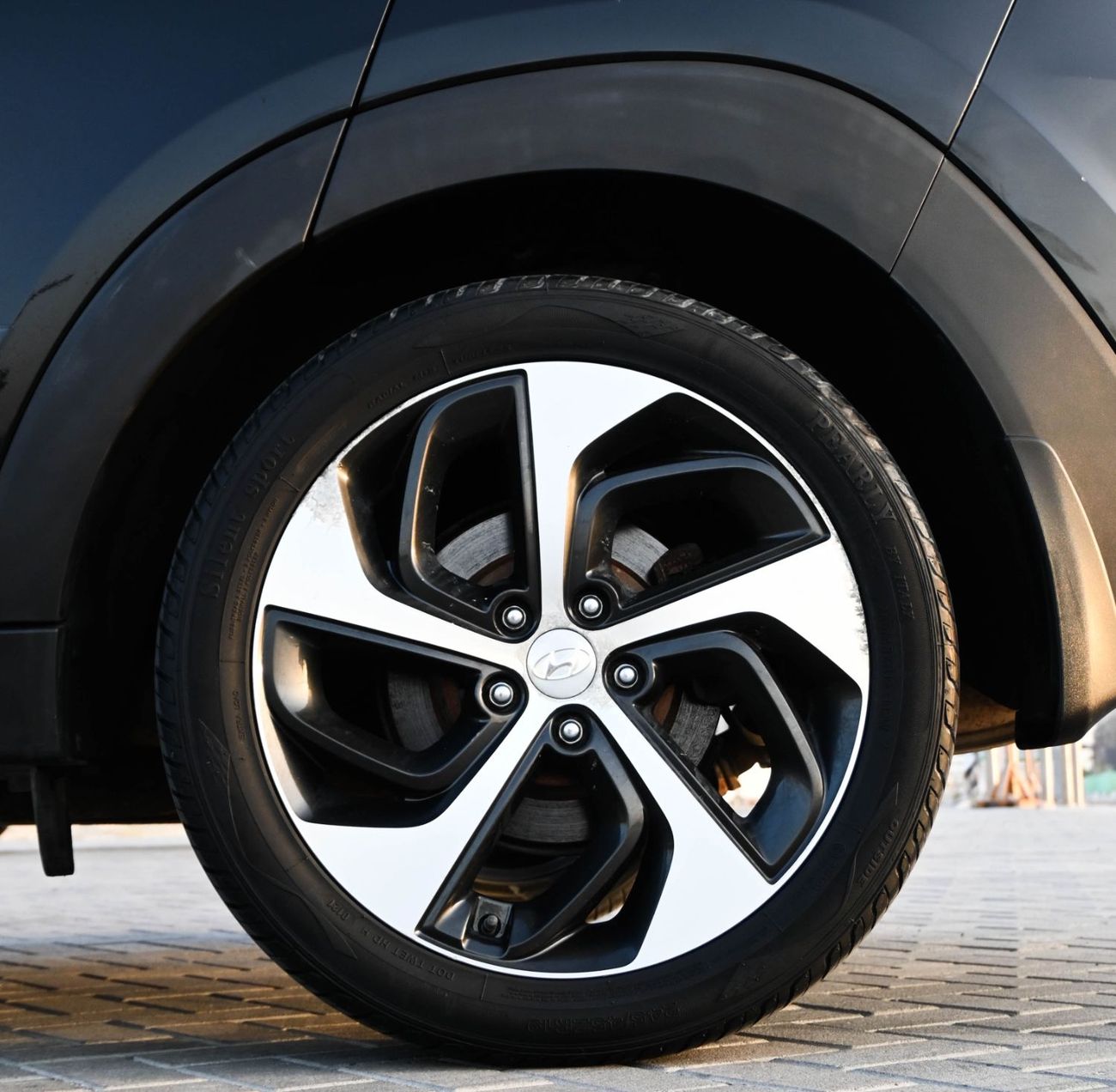 Hyundai Tucson GL Plus 2.0L