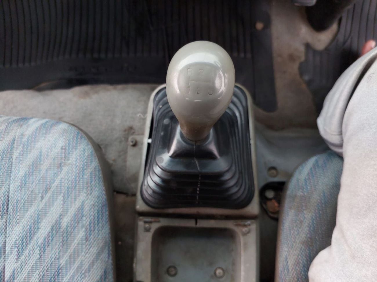 Mitsubishi Fuso Canter (RAMADAN OFFER) MITSUBISHI CANTER TRUCK RHD 1995 MODEL 4.5 L DIESEL MANUAL(PM03195)