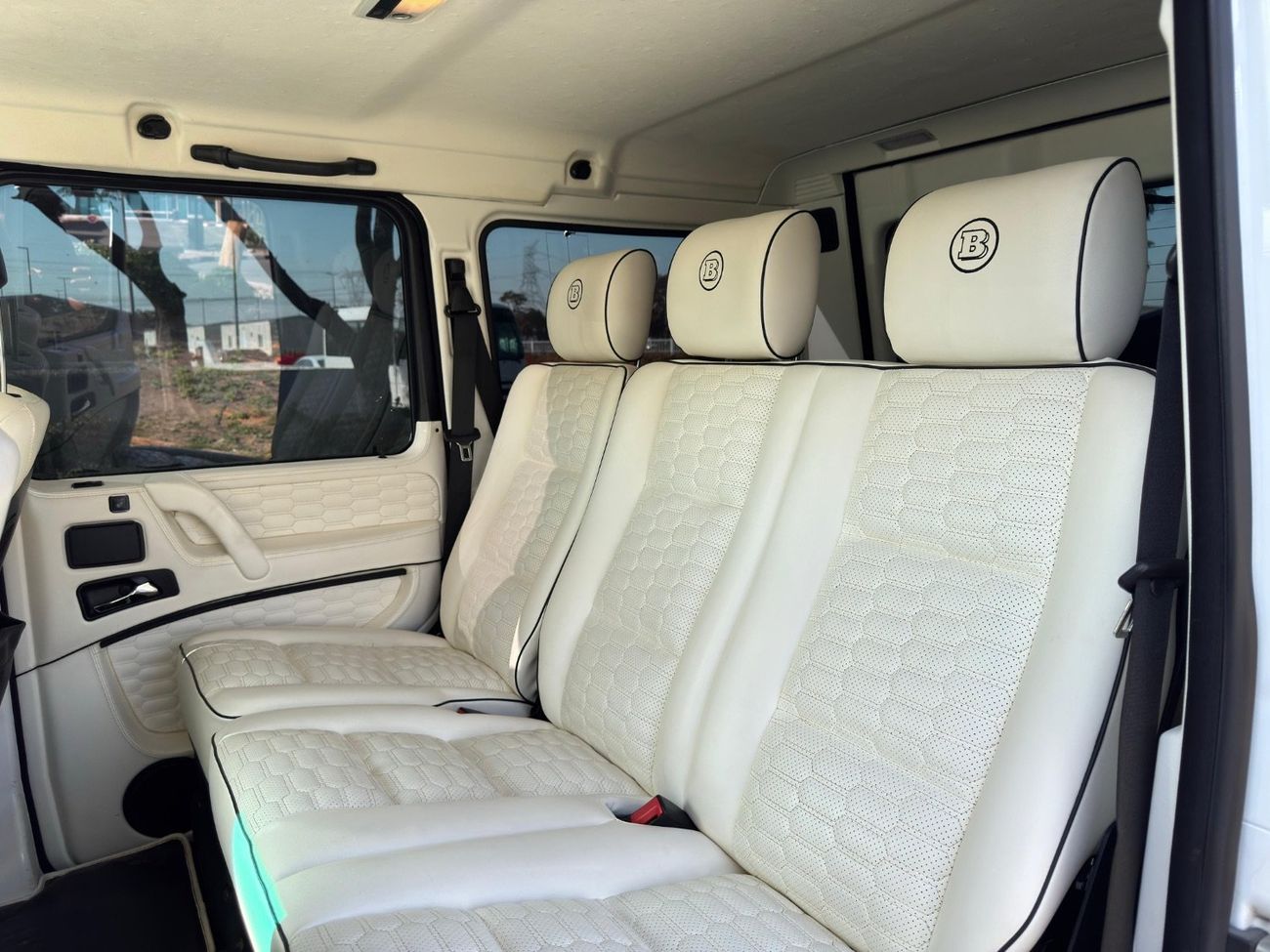 Mercedes-Benz G 500 Std 4.0L (422 HP)